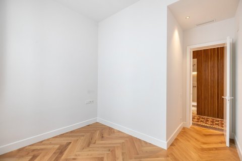 Купить квартиру в Барселона, Испания с 4 комнаты, № 1510 - фото 19