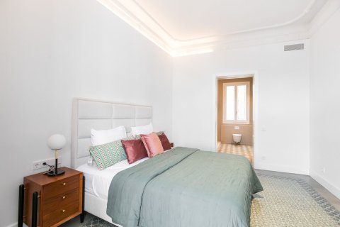 Купить квартиру в Барселона, Испания с 4 комнаты, № 1510 - фото 13