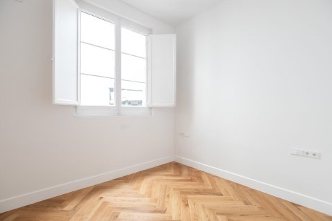 Купить квартиру в Барселона, Испания с 4 комнаты, № 1510 - фото 18