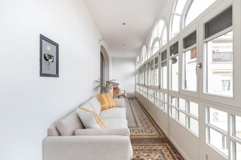 Купить квартиру в Барселона, Испания с 4 комнаты, № 1510 - фото 3