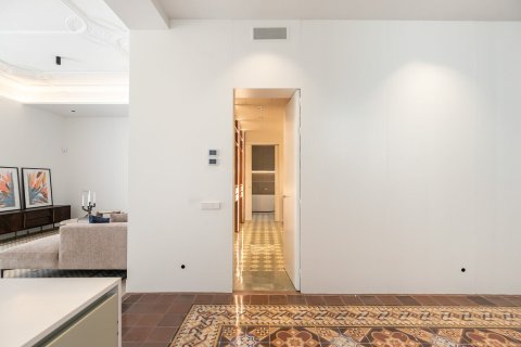 Купить квартиру в Барселона, Испания с 4 комнаты, № 1510 - фото 22