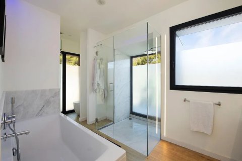 Купить дом в Кастельдефельс, Испания с 7 комнат, 407м², № 1513 - фото 24