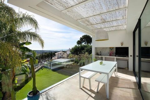 Купить дом в Кастельдефельс, Испания с 7 комнат, 407м², № 1513 - фото 15