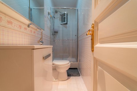 Купить квартиру в Барселона, Испания с 7 комнат, 179м², № 1577 - фото 12