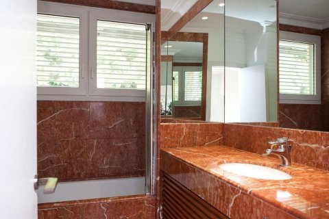 Снять в аренду дом в Барселона, Испания с 8 комнат, № 1574 - фото 10