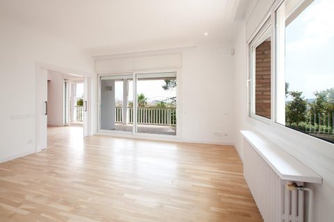 Снять в аренду дом в Барселона, Испания с 8 комнат, № 1574 - фото 13