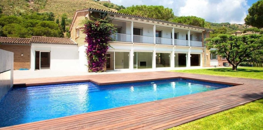 Дом с 7 спальнями в Барселоне, Каталония, Испания № 1574