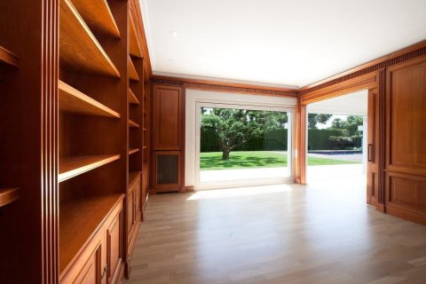 Снять в аренду дом в Барселона, Испания с 8 комнат, № 1574 - фото 15