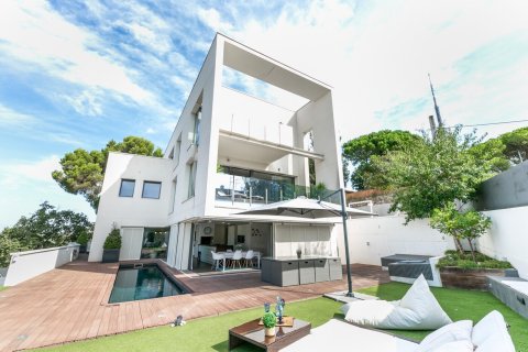 Дом с 10 спальнями в Барселоне, Каталония, Испания № 1572