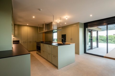 Снять в аренду дом в Барселона, Испания с 6 комнат, № 1575 - фото 8