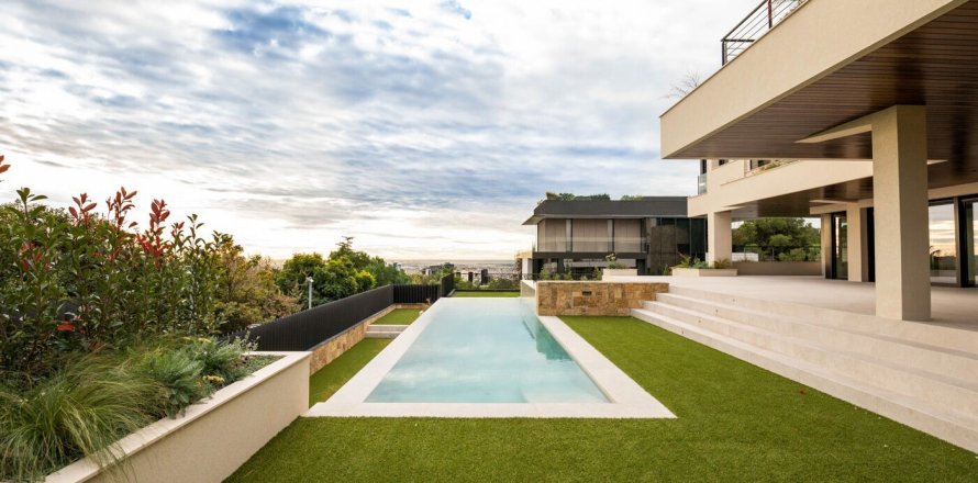 Дом с 5 спальнями в Барселоне, Каталония, Испания № 1575