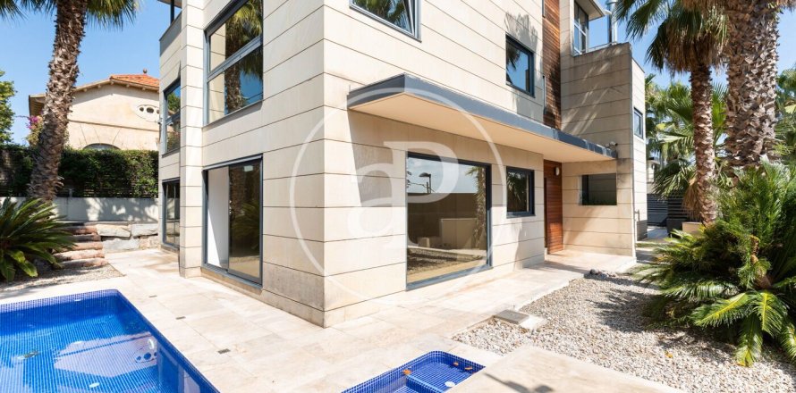 Дом с 4 спальнями в Сан-Кугат-дель-Вальесе, Барселона, Каталония, Испания № 2430