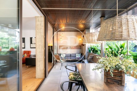 Таунхаус с 4 спальнями в Грасие, Барселона, Каталония, Испания № 2432