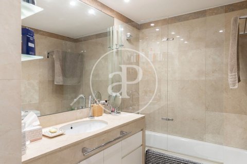 Купить квартиру в Сан-Марти, Барселона, Испания с 4 спальни, 175м², № 2434 - фото 21