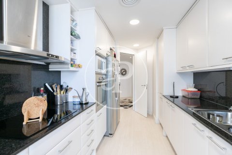 Купить квартиру в Сан-Марти, Барселона, Испания с 4 спальни, 175м², № 2434 - фото 13