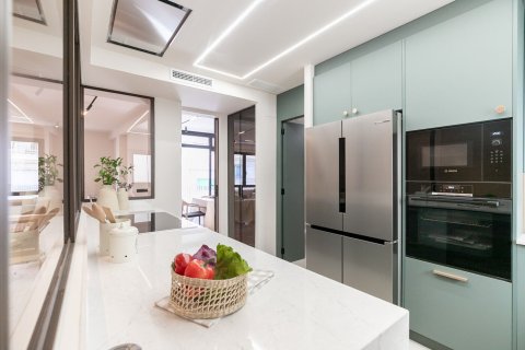 Купить квартиру в Барселона, Испания с 5 комнат, № 1494 - фото 12