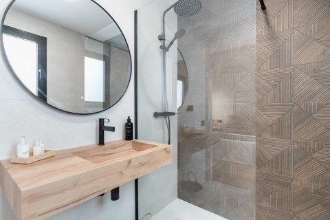 Купить квартиру в Барселона, Испания с 5 комнат, № 1494 - фото 20