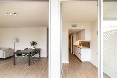Apartamento de 2 dormitorios en venta en Barcelona, Cataluña, Spain № 1499 - foto 8
