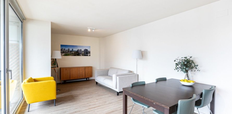 Apartamento de 2 dormitorios en venta en Barcelona, Cataluña, Spain № 1499