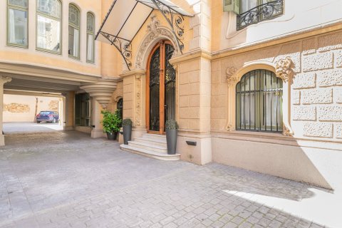 Купить квартиру в Барселона, Испания с 3 комнаты, № 1498 - фото 20