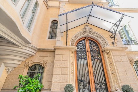 Купить квартиру в Барселона, Испания с 3 комнаты, № 1498 - фото 22