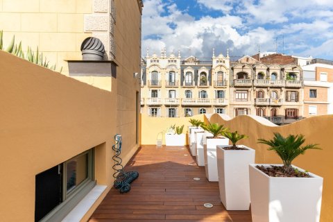 Купить квартиру в Барселона, Испания с 3 комнаты, № 1498 - фото 8