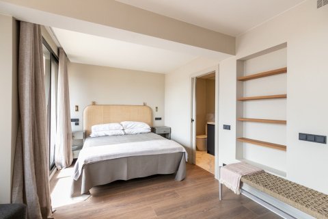 Купить квартиру в Барселона, Испания с 3 комнаты, № 1496 - фото 16