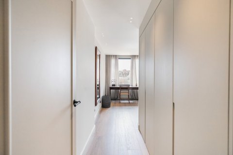 Купить квартиру в Барселона, Испания с 3 комнаты, № 1496 - фото 14