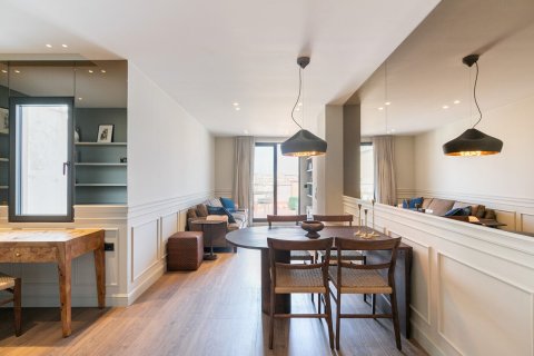 Купить квартиру в Барселона, Испания с 3 комнаты, № 1496 - фото 3