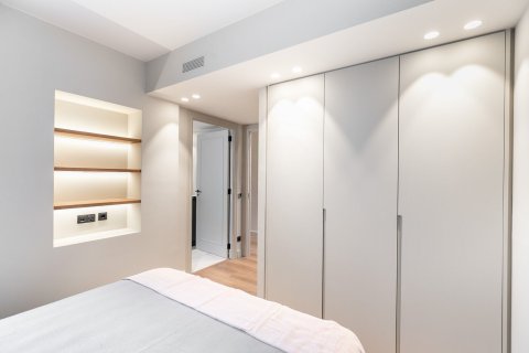 Купить квартиру в Барселона, Испания с 3 комнаты, № 1496 - фото 23