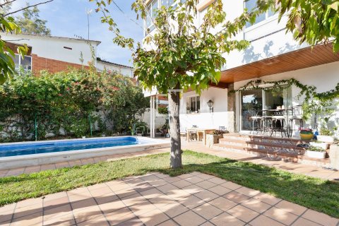 6 chambres villa à vendre à Castelldefels, Barcelona, Catalonia, Spain № 3873 - photo 2