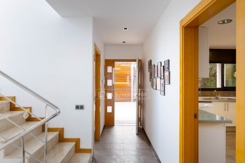 Villa de 5 dormitorios en venta en Vallromanes, Barcelona, Cataluña, Spain № 3876 - foto 17