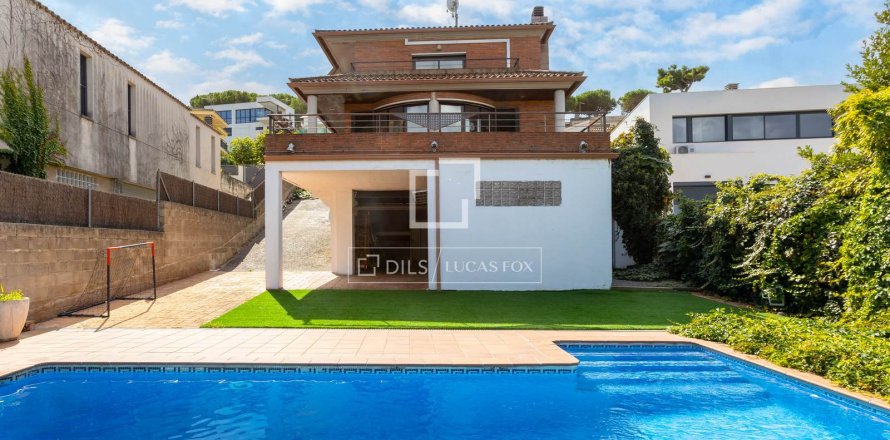 Villa de 5 dormitorios en venta en Vallromanes, Barcelona, Cataluña, Spain № 3876