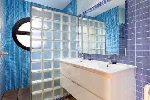 Villa de 5 dormitorios en venta en Vallromanes, Barcelona, Cataluña, Spain № 3876 - foto 12