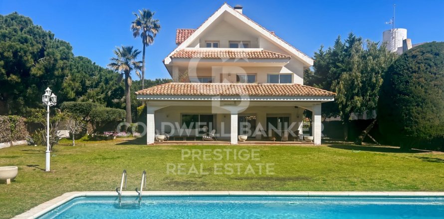 6 bedrooms villa for sale in Sitges, Barcelona, Catalonia, Spain № 5705