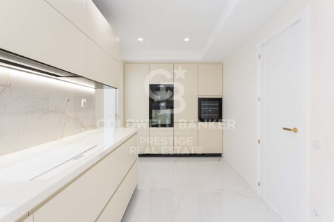 Купить квартиру в Барселона, Испания с 5 спален, 197м², № 5700 - фото 12