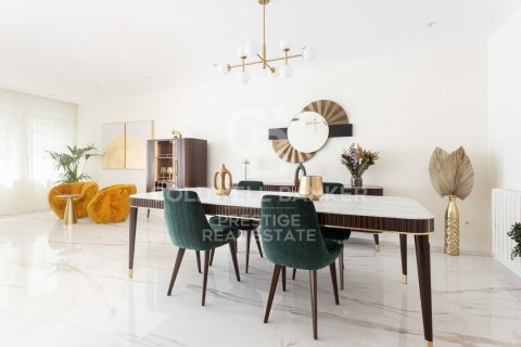 Купить квартиру в Барселона, Испания с 5 спален, 197м², № 5700 - фото 10