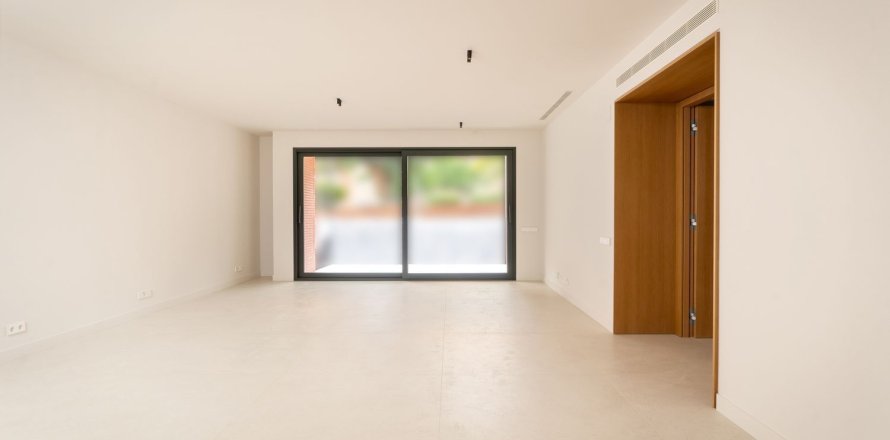 4 bedrooms apartment for sale in Barcelona, Catalonia, Spain № 6326