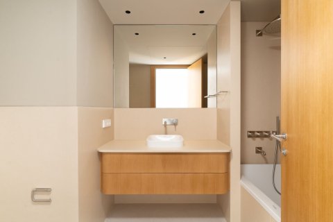 4 bedrooms apartment for sale in Barcelona, Catalonia, Spain № 6326 - photo 17