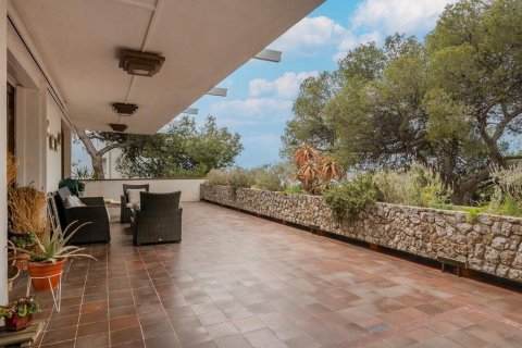 Купить дом в Кастельдефельс, Испания с 13 комнат, 653м², № 6215 - фото 15