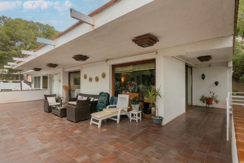 Купить дом в Кастельдефельс, Испания с 13 комнат, 653м², № 6215 - фото 18