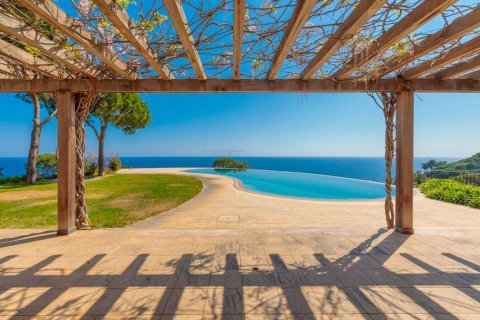 Сasa de 11 dormitorios en venta en Sant Feliu de Guíxols, Gerona, Cataluña, Spain № 6214 - foto 2