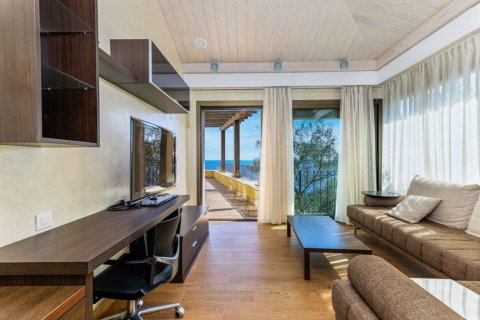 Сasa de 11 dormitorios en venta en Sant Feliu de Guíxols, Gerona, Cataluña, Spain № 6214 - foto 30