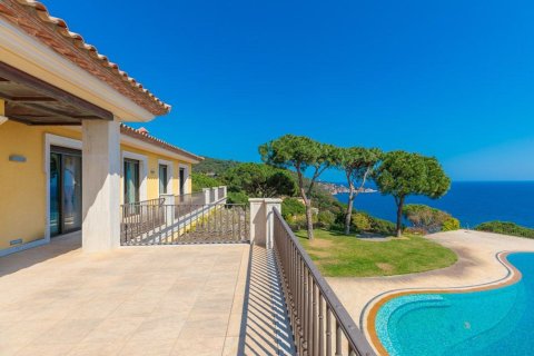 Сasa de 11 dormitorios en venta en Sant Feliu de Guíxols, Gerona, Cataluña, Spain № 6214 - foto 24