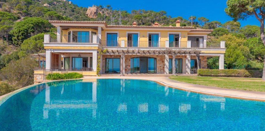 Сasa de 11 dormitorios en venta en Sant Feliu de Guíxols, Gerona, Cataluña, Spain № 6214