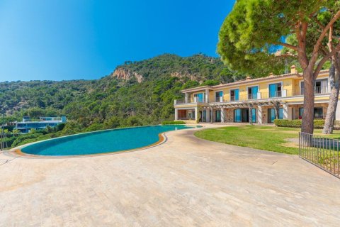 Сasa de 11 dormitorios en venta en Sant Feliu de Guíxols, Gerona, Cataluña, Spain № 6214 - foto 6