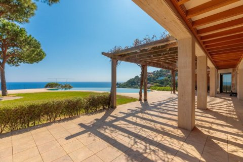 Сasa de 11 dormitorios en venta en Sant Feliu de Guíxols, Gerona, Cataluña, Spain № 6214 - foto 7