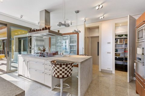 Сasa de 11 dormitorios en venta en Sant Feliu de Guíxols, Gerona, Cataluña, Spain № 6214 - foto 17