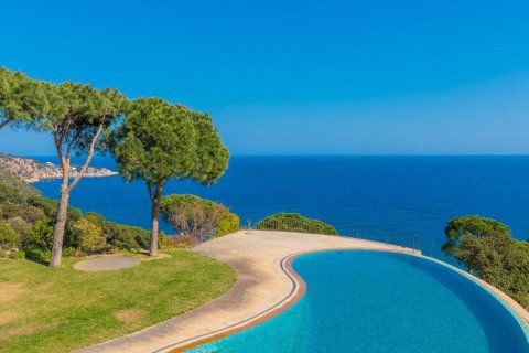 Сasa de 11 dormitorios en venta en Sant Feliu de Guíxols, Gerona, Cataluña, Spain № 6214 - foto 5