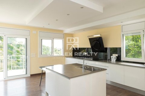 Купить виллу в Кастель-Пладжа-д'Аро, Испания с 5 спален, 416м², № 2389 - фото 8